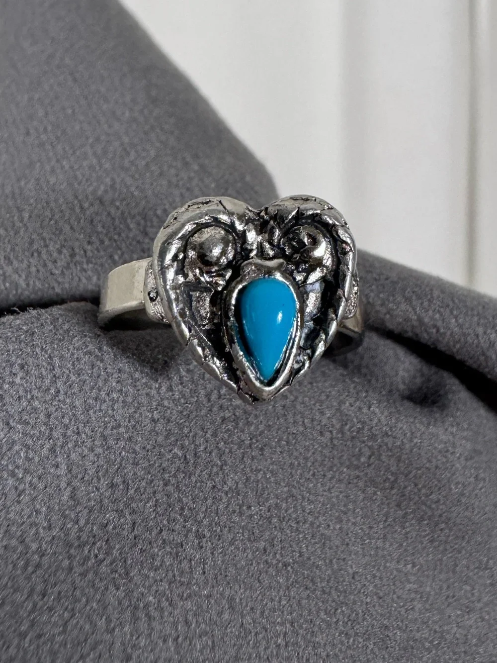 Vintage Silver Tone Turquoise Heart Ring